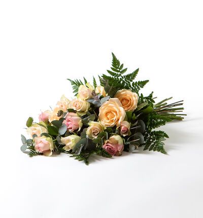 Bårebukett i rosa og fersken